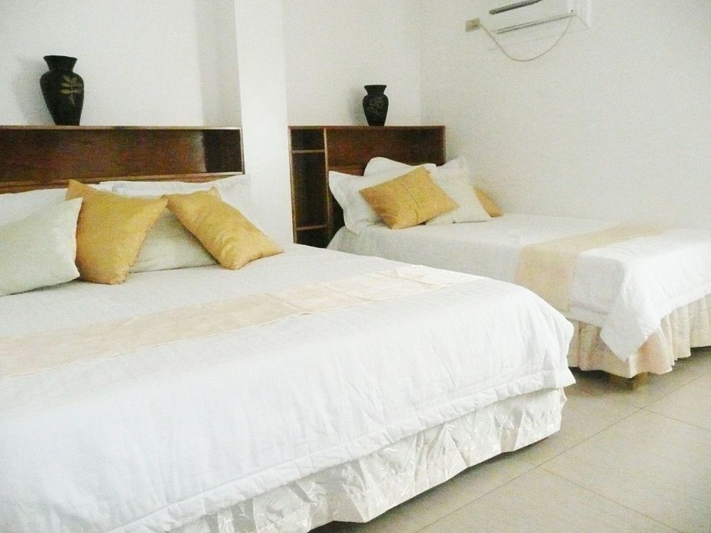 Blue Lotus Hotel Balabag  Экстерьер фото